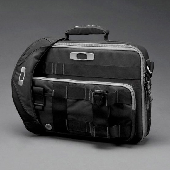 oakley laptop case